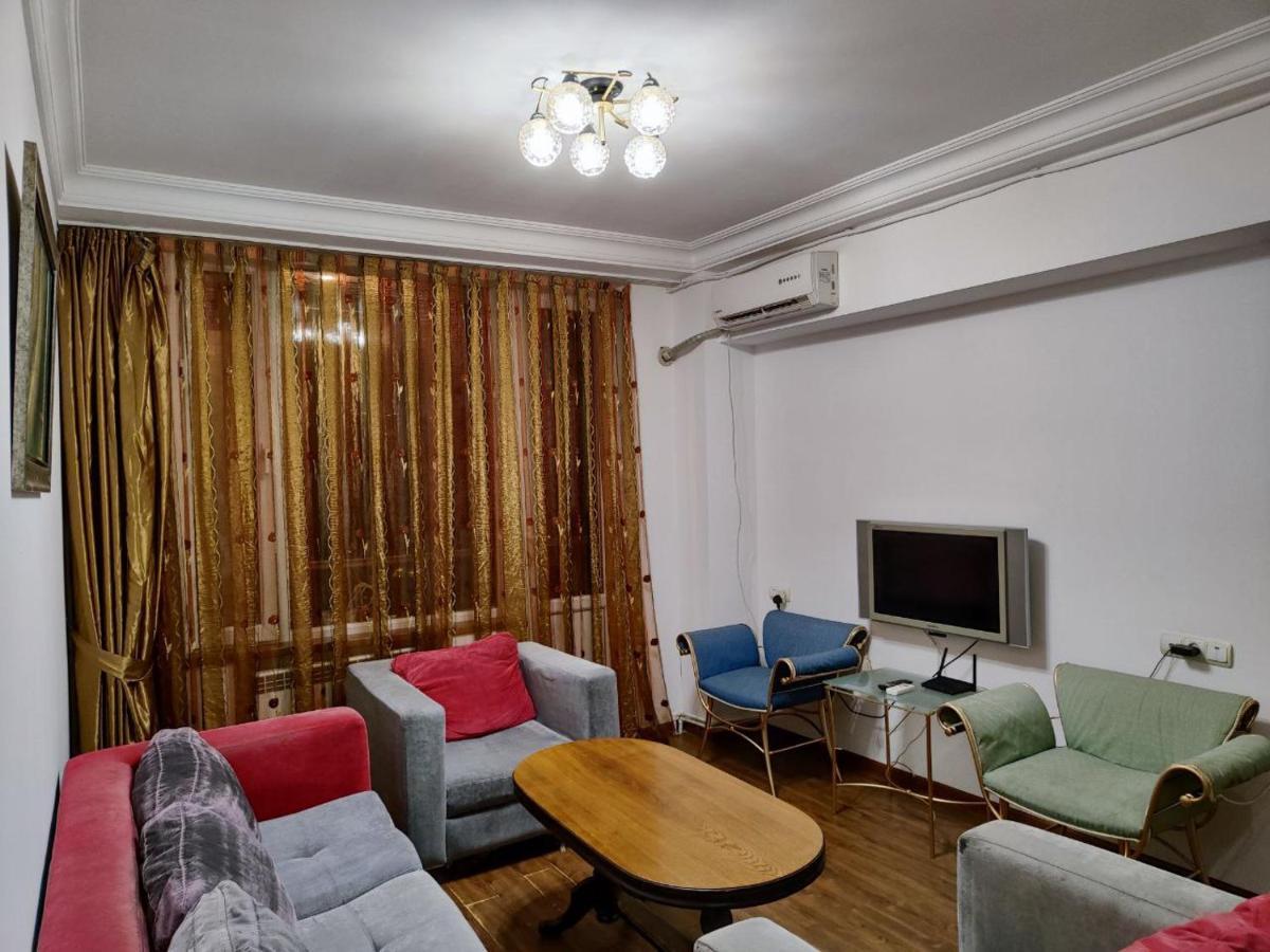 Hotel In Center Of Єреван Екстер'єр фото